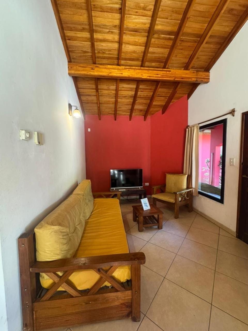 Cabaña La Pinta House in Santa Teresita