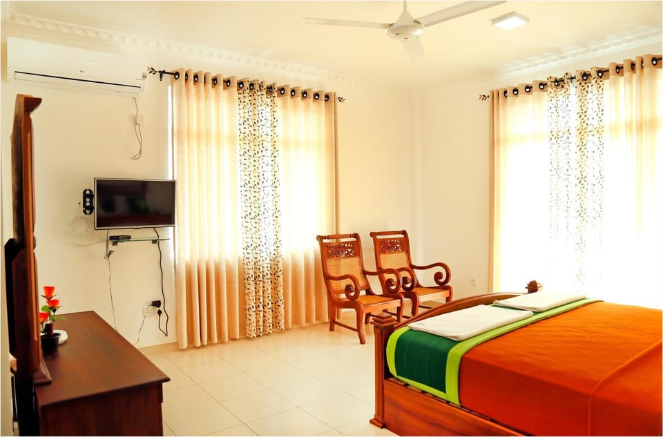 Bed, TV and multimedia, Photo of the whole room, Bedroom, air conditioner