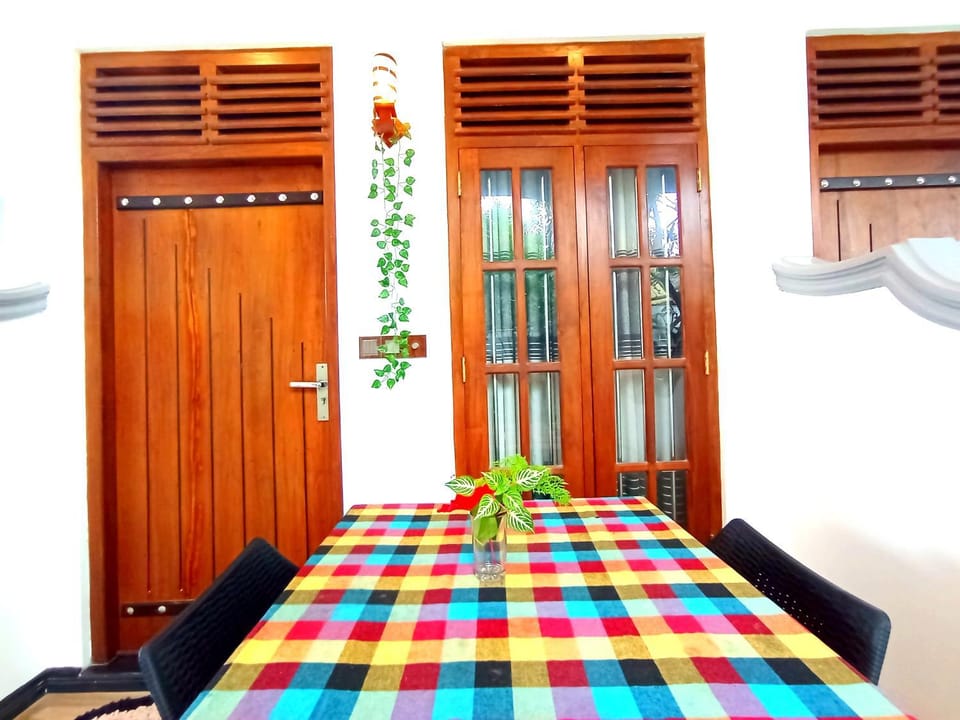Ramesh Guesthouse Bed and Breakfast in Mirissa