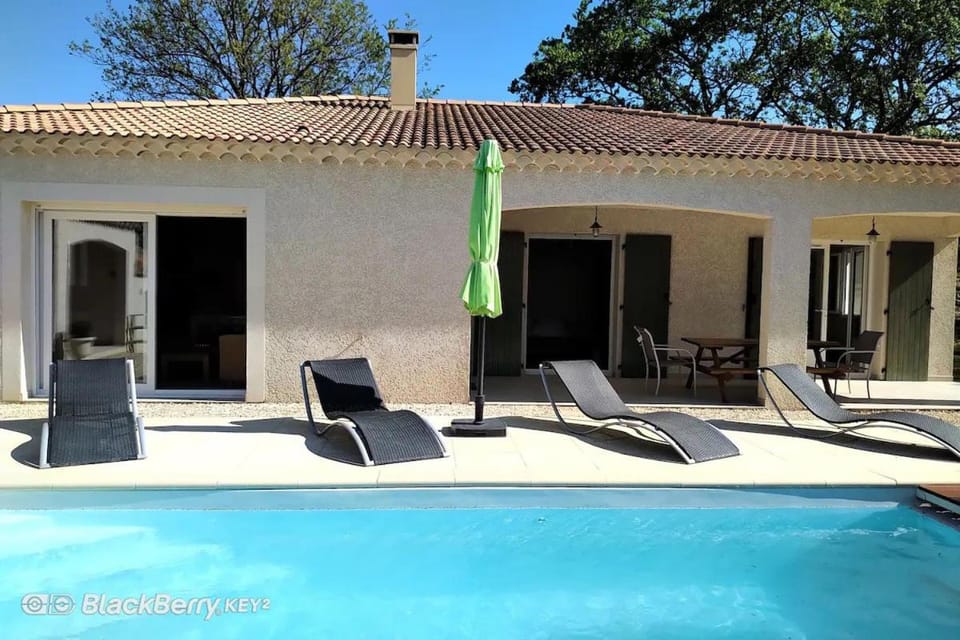 Swimming pool, sunbed