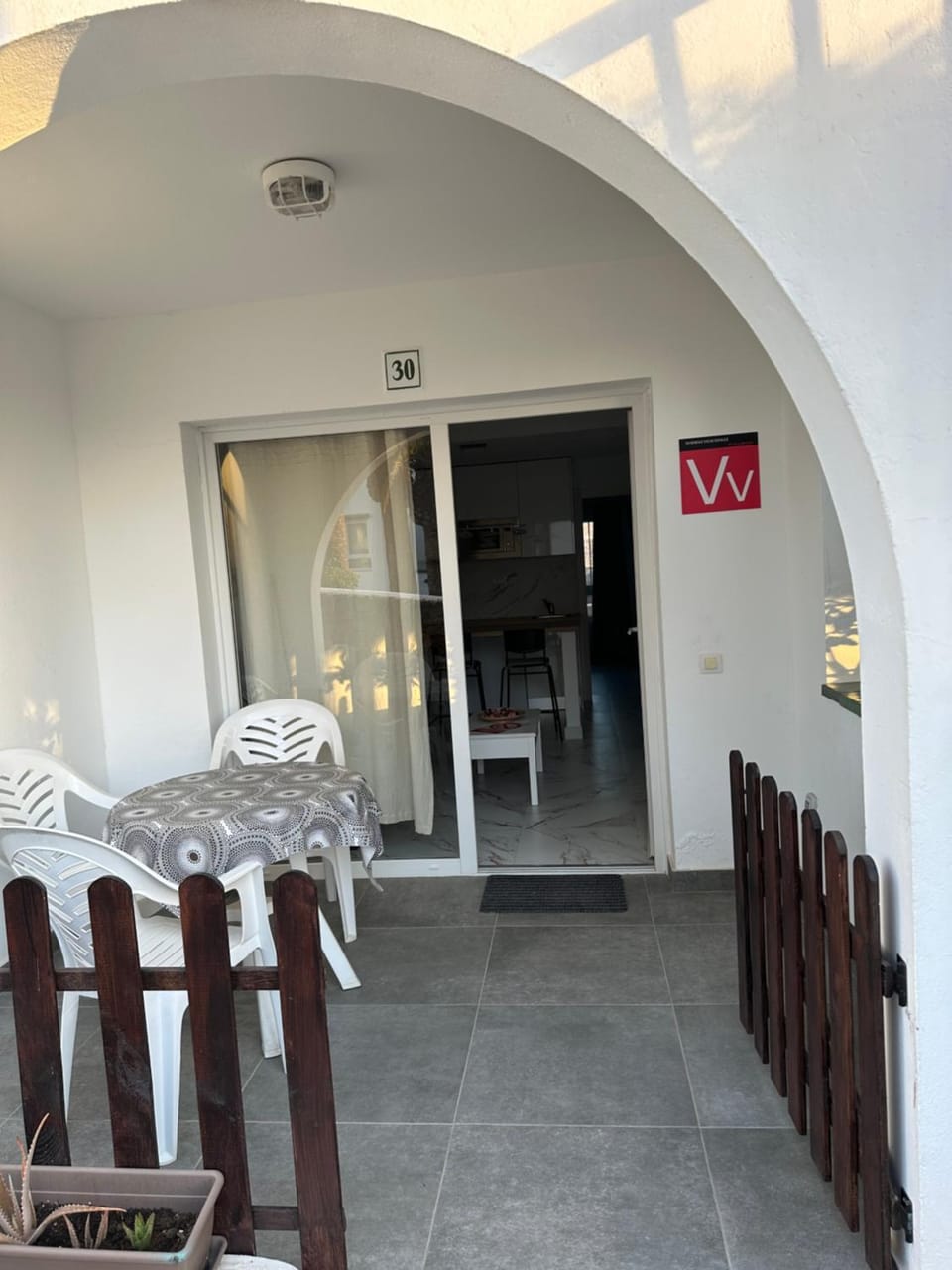 Facade/entrance, Balcony/Terrace