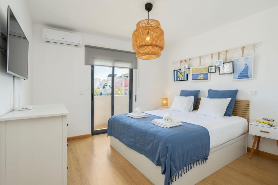 TV and multimedia, Bedroom, wardrobe, air conditioner