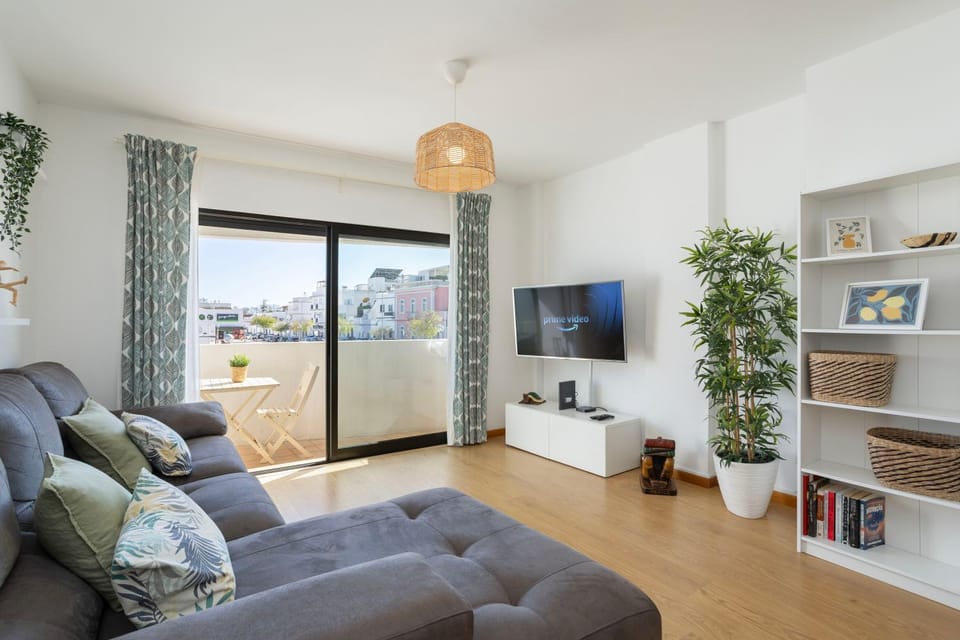 Bird's eye view, TV and multimedia, Balcony/Terrace, Living room, Dining area, Garden view