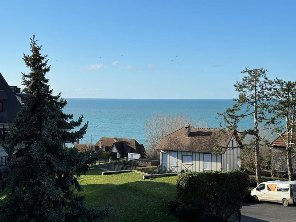 4 pieces 80m2, plage 7 mn a pied, parking gratuit Apartment in Benerville-sur-Mer