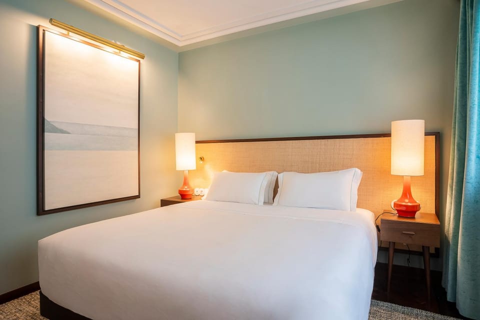 Bed, Photo of the whole room, Decorative detail