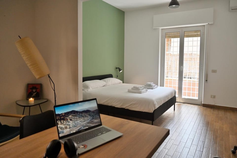 Seating area, Bedroom