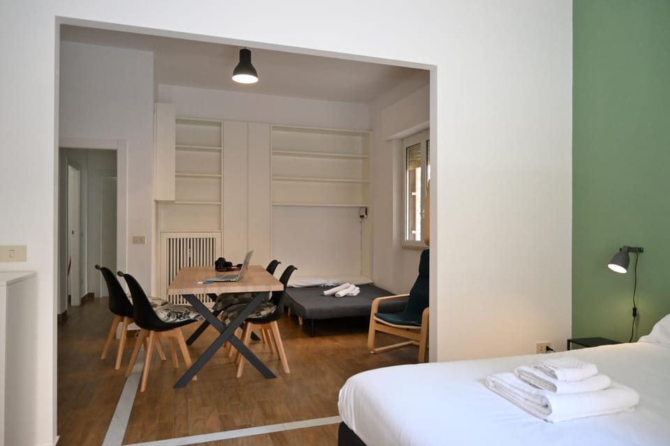 Seating area, Bedroom
