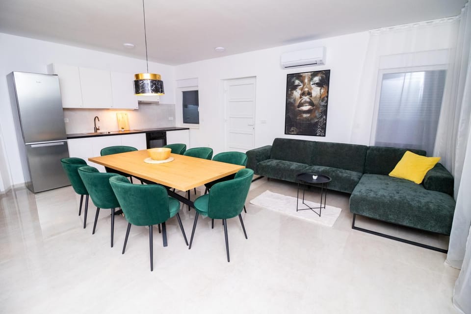 Kitchen or kitchenette, Living room, Dining area, kitchen