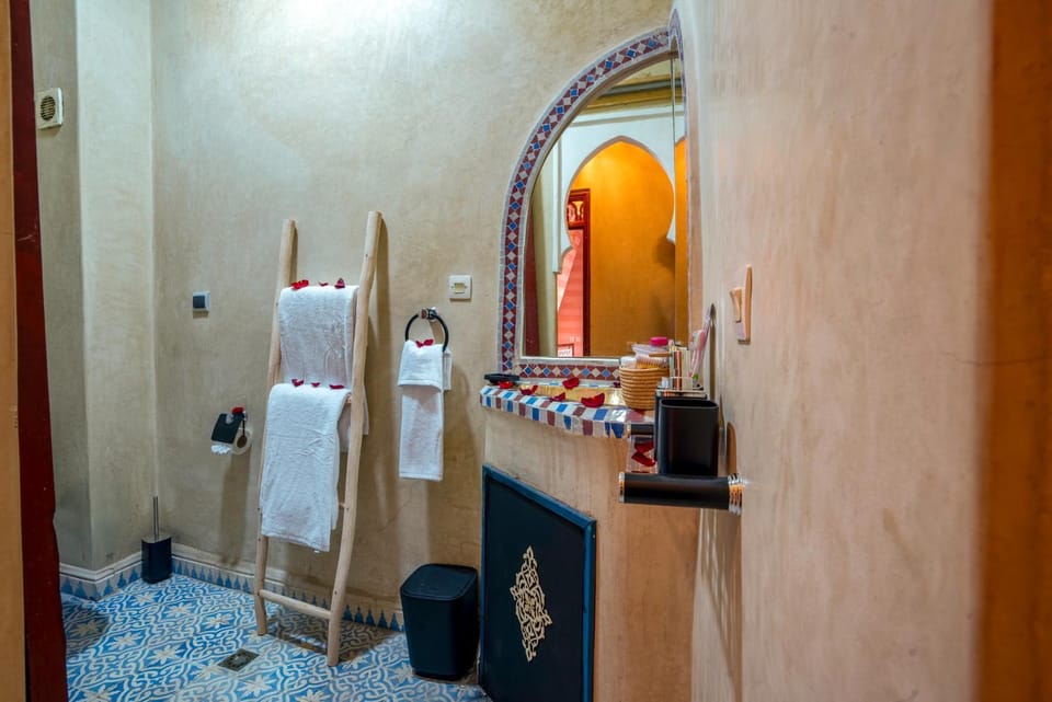 Bathroom, towels