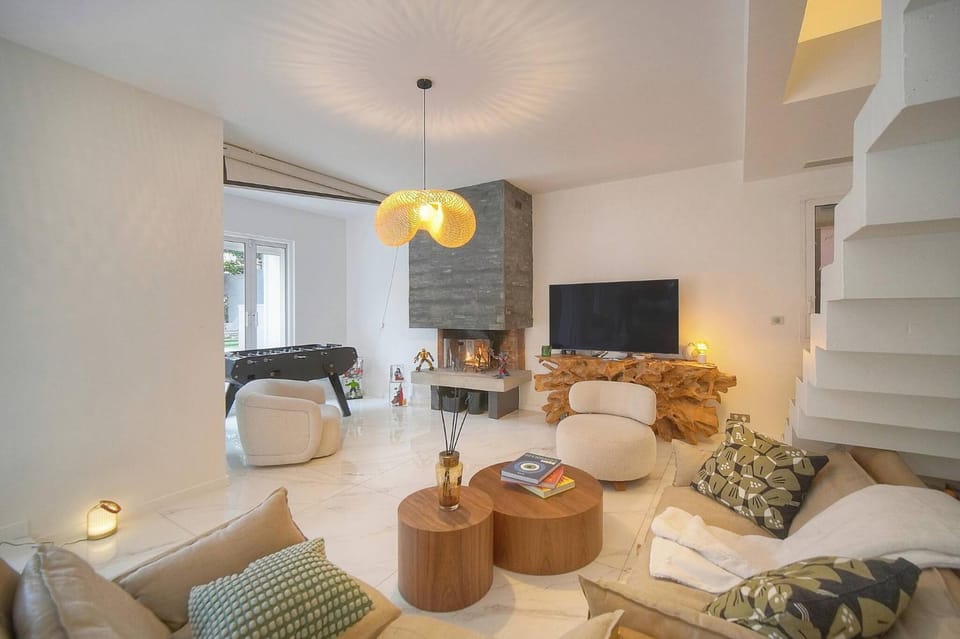 Communal lounge/ TV room, Living room