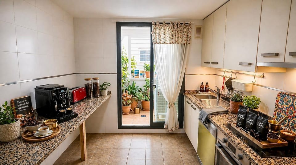 Coffee/tea facilities, kitchen