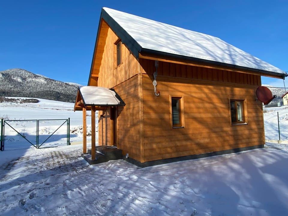 Property building, Day, Winter, Mountain view