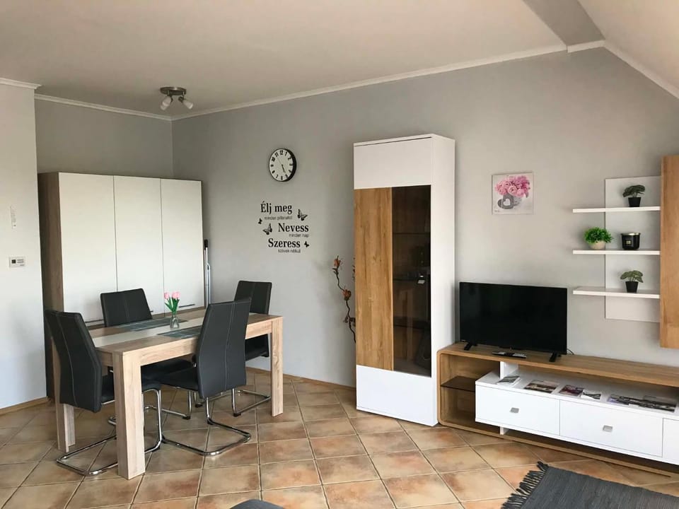Kincs apartman Apartment in Hungary