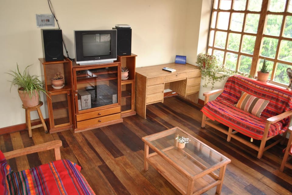 Communal lounge/ TV room