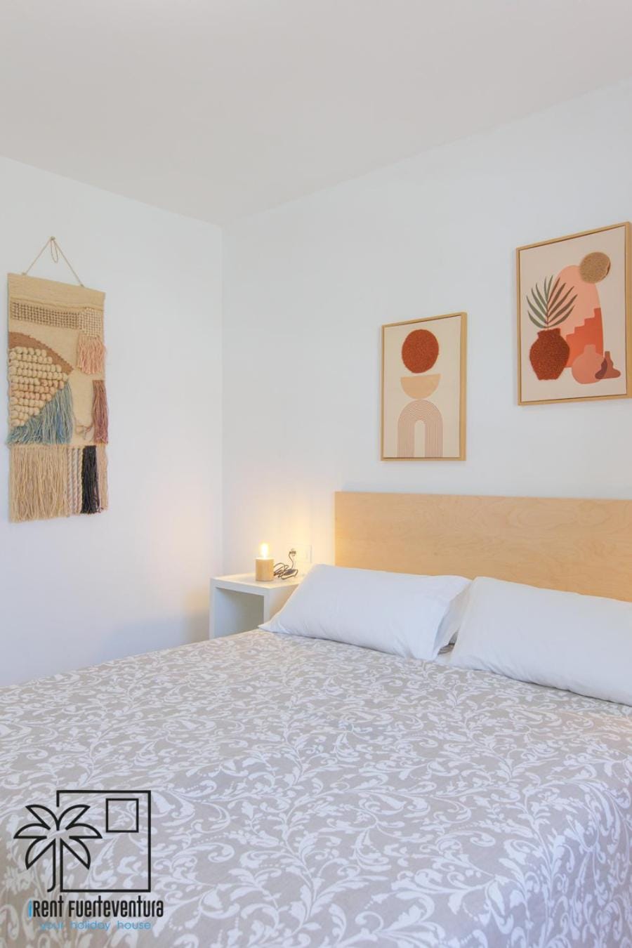 Bed, Decorative detail, Bedroom