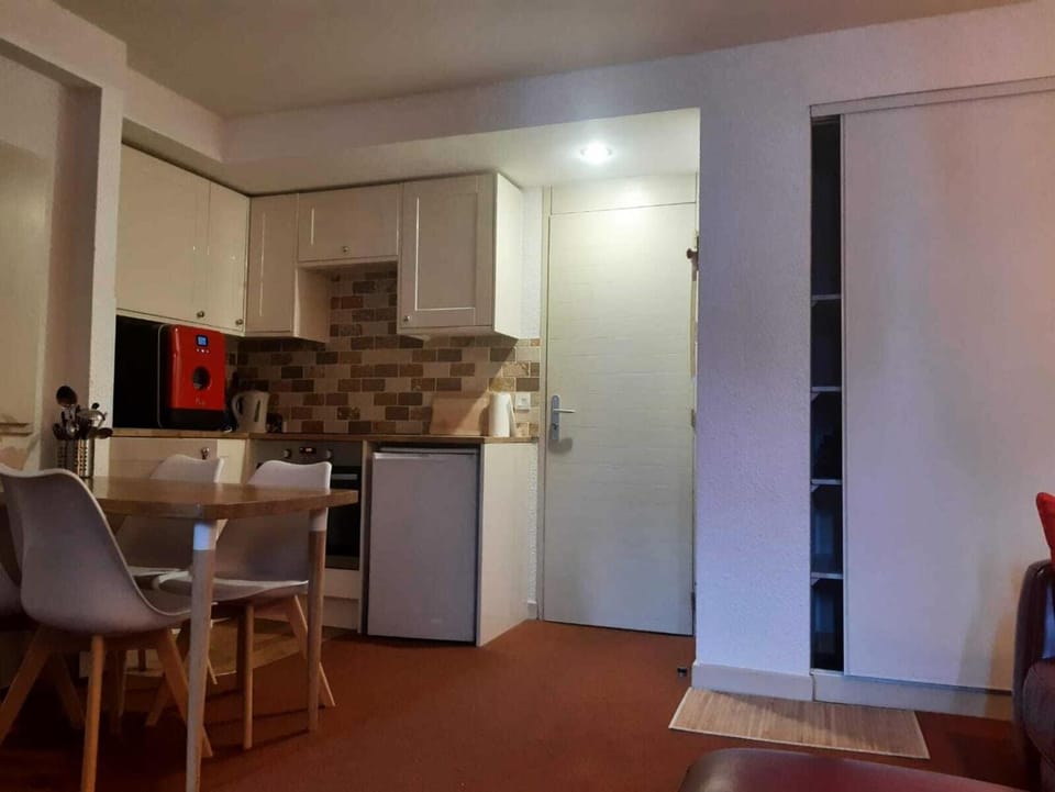 oven, kitchen