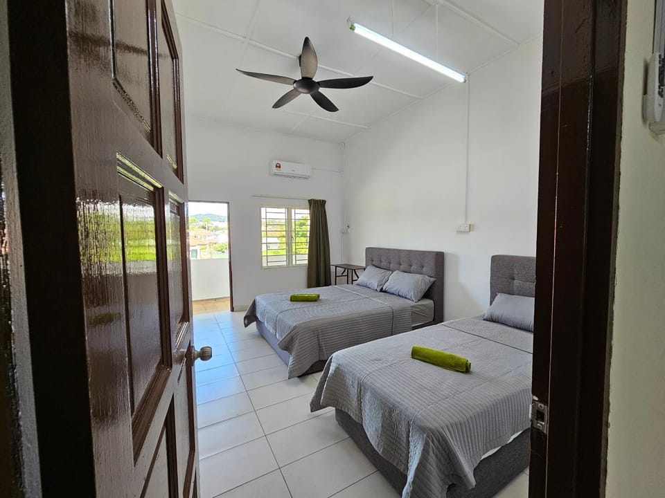1786 Guesthouse Sikamat Homestay Shared Bathroom Bed and Breakfast in Negeri Sembilan, Malaysia