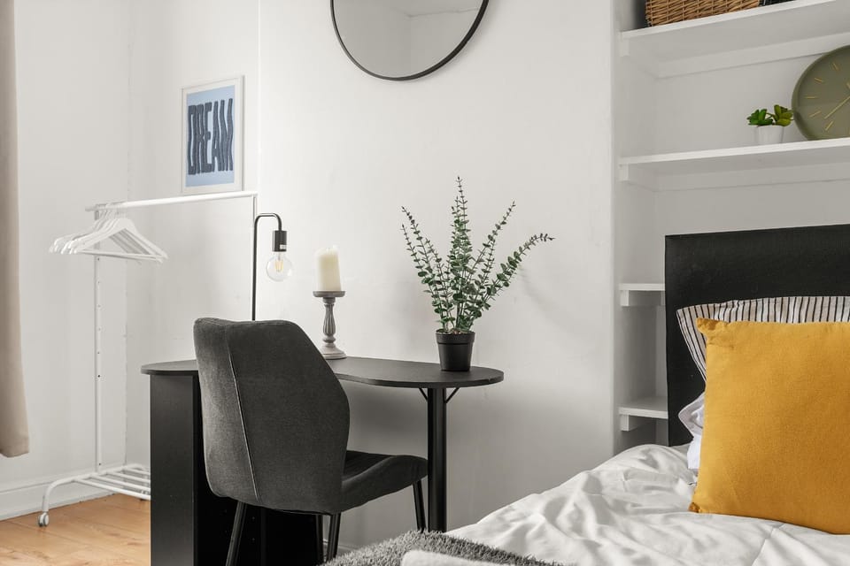 Bed, Bedroom