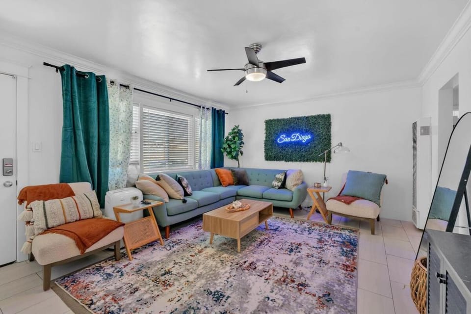 Communal lounge/ TV room, TV and multimedia, Living room, Photo of the whole room, Seating area