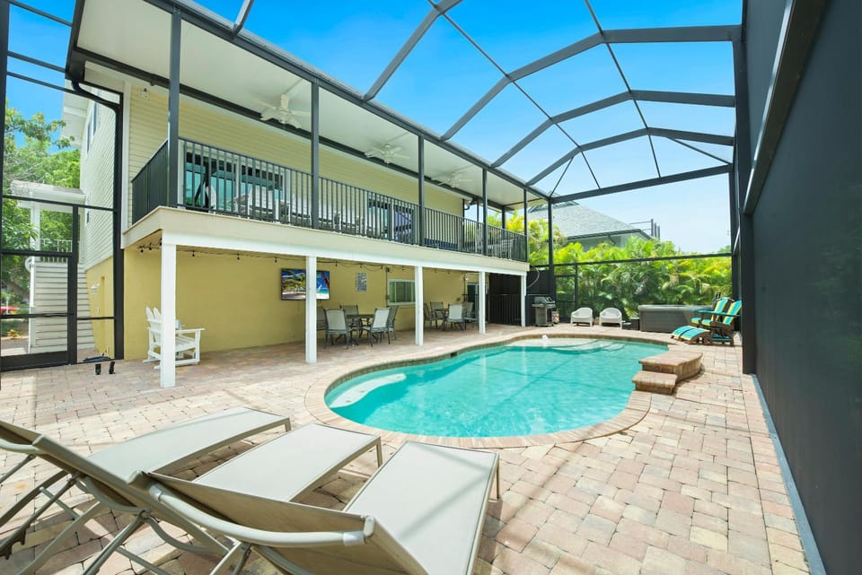 Great Escape-3 by Sun Palace Vacations House in Estero Island