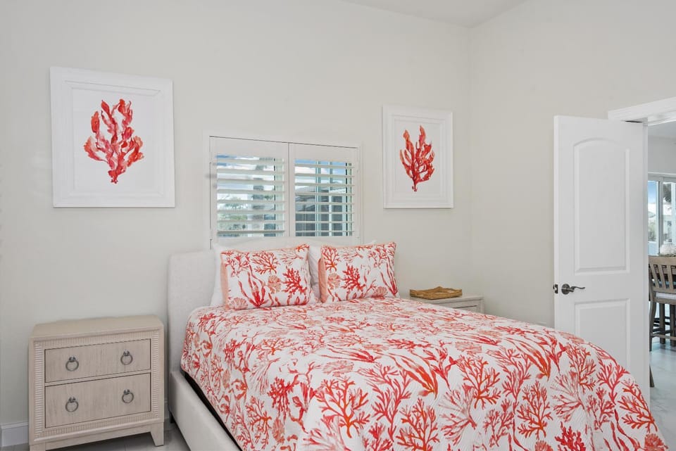 Paradise Palms by Sun Palace Vacations House in Estero Island