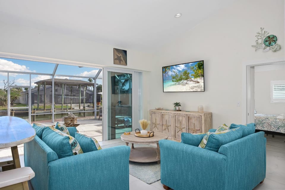 Paradise Palms by Sun Palace Vacations House in Estero Island