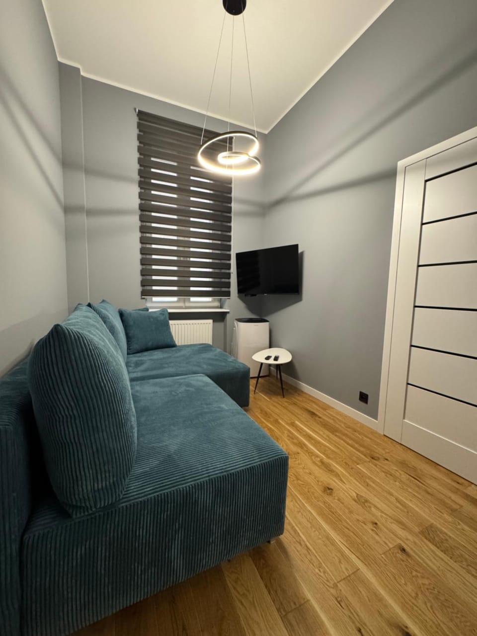 Communal lounge/ TV room, TV and multimedia, Living room, Seating area, Evening entertainment