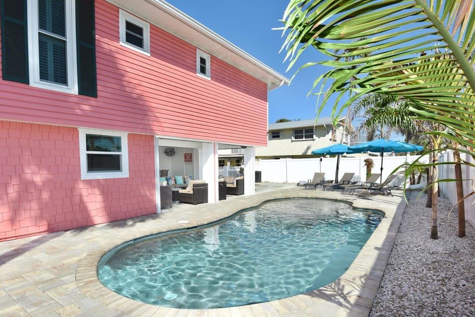 Coral Cove B by Sun Palace Vacations House in Estero Island