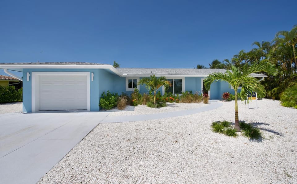 Seminole Sanctuary by Sun Palace Vacations House in Estero Island