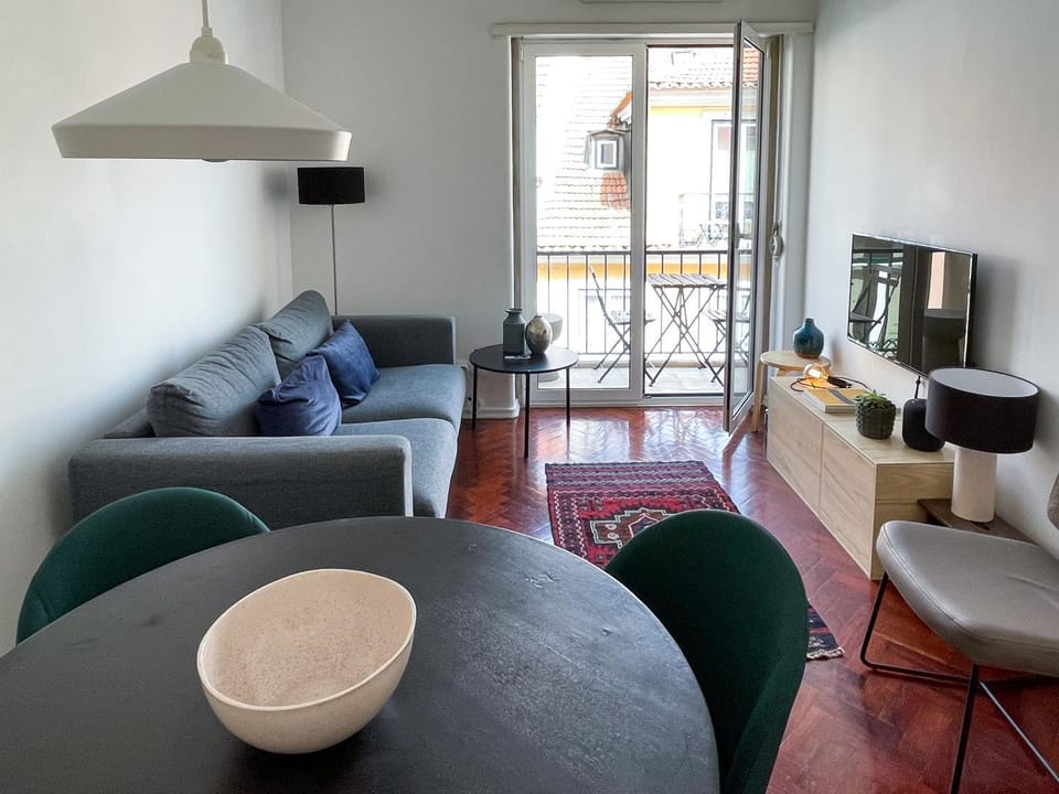 TV and multimedia, Balcony/Terrace, Living room, Seating area, Dining area