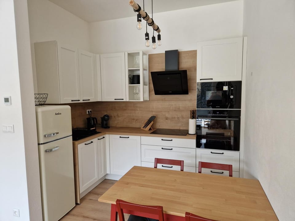 Kitchen or kitchenette, Dining area, dishwasher, oven, stove