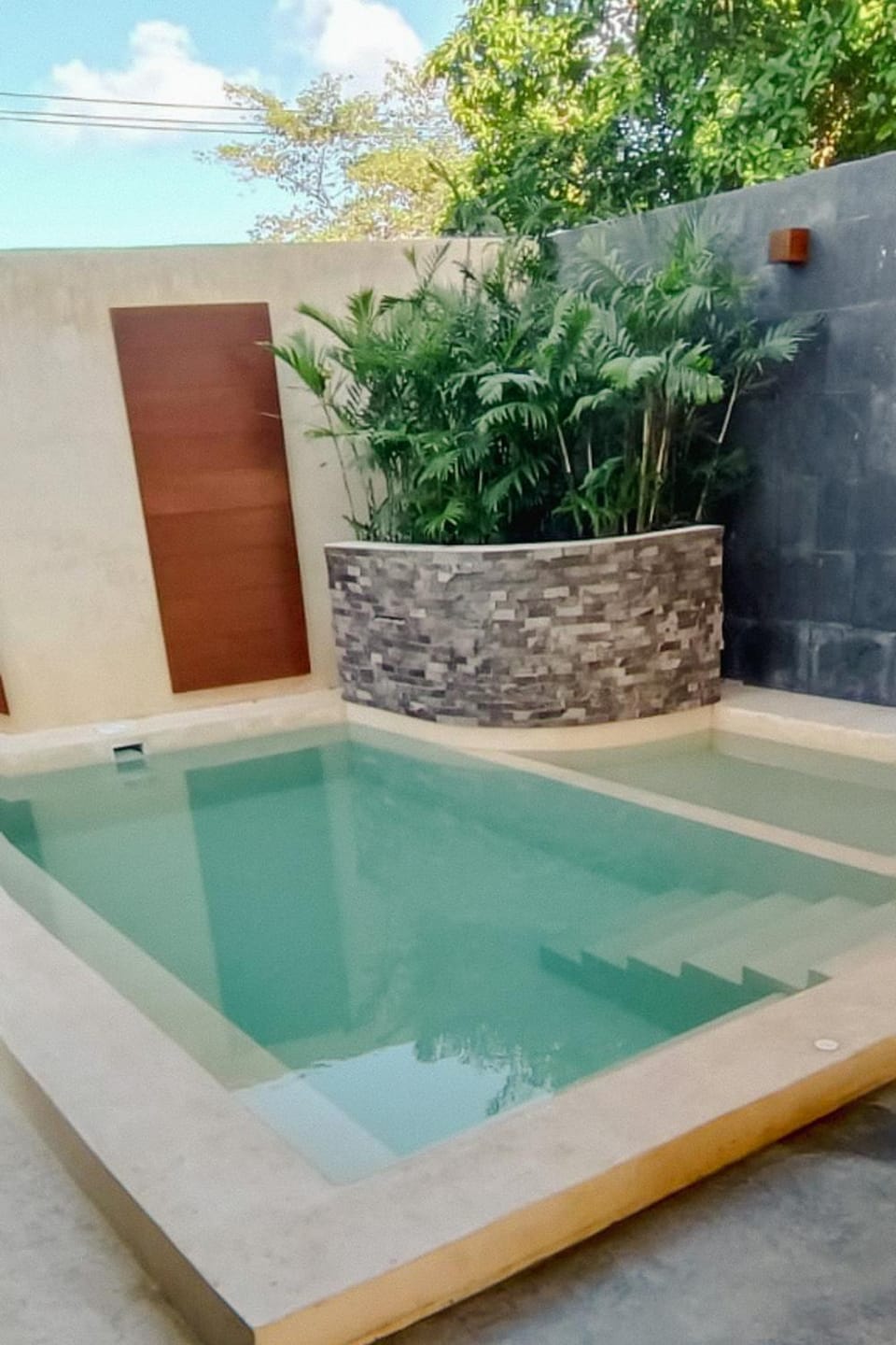 Swimming pool