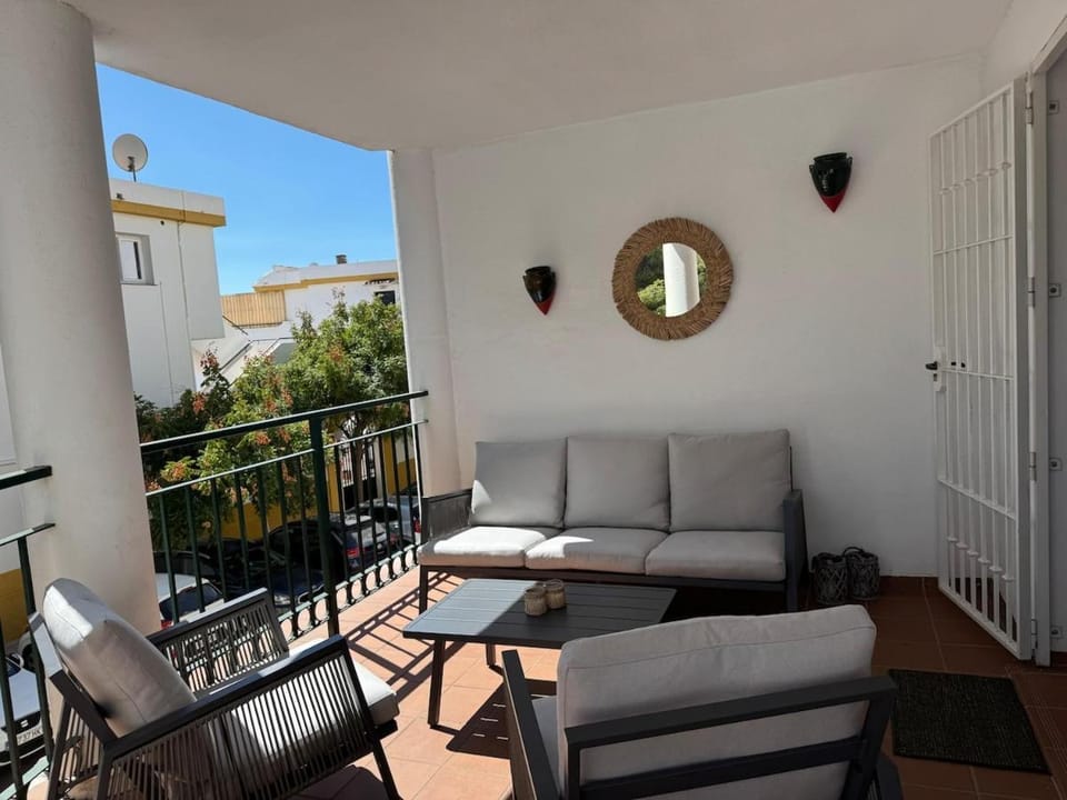View (from property/room), Balcony/Terrace, Seating area