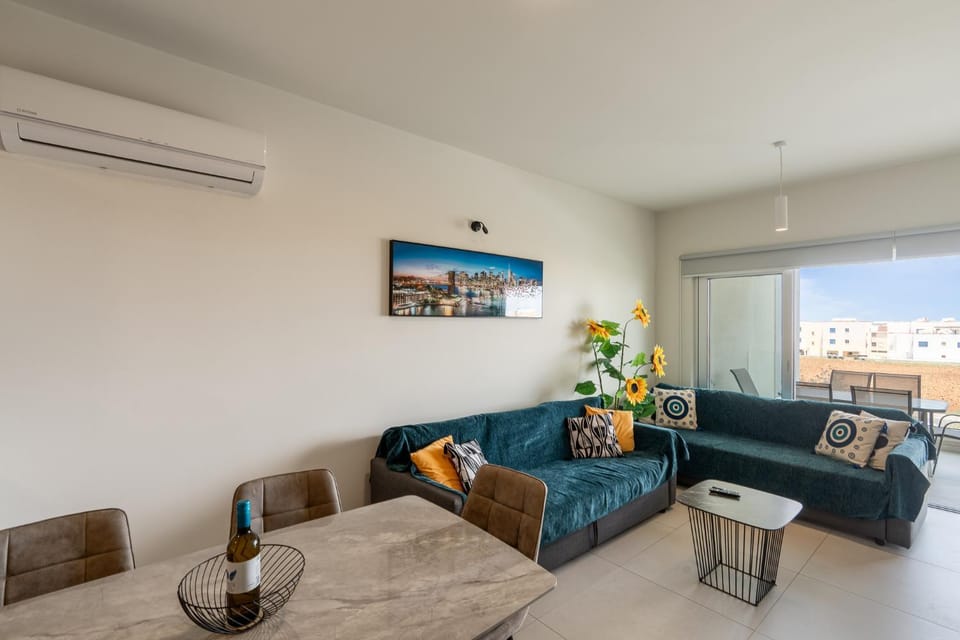 Living room, Seating area, air conditioner