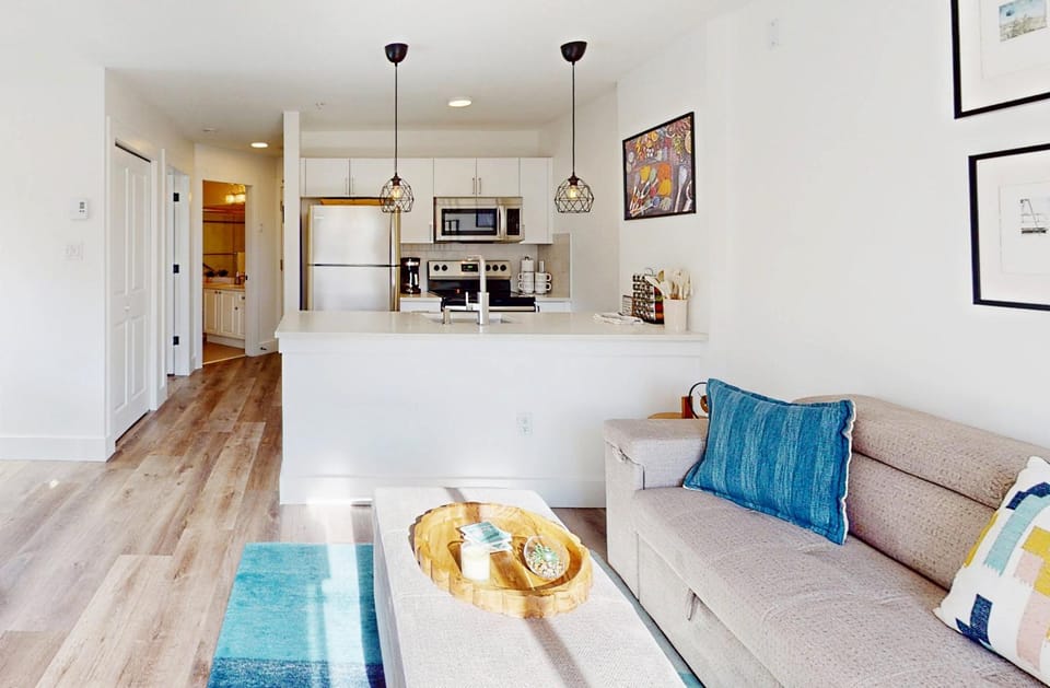Kitchen or kitchenette, Living room, Seating area