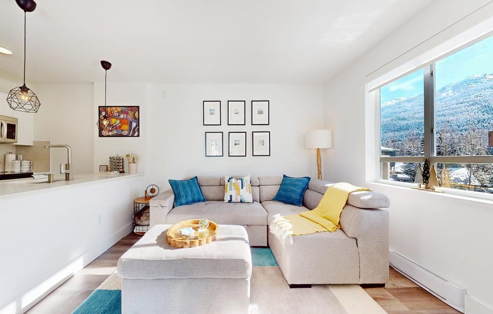 Living room, Seating area, Mountain view