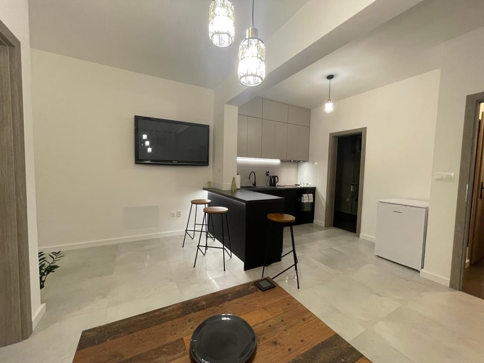TV and multimedia, Kitchen or kitchenette, Dining area