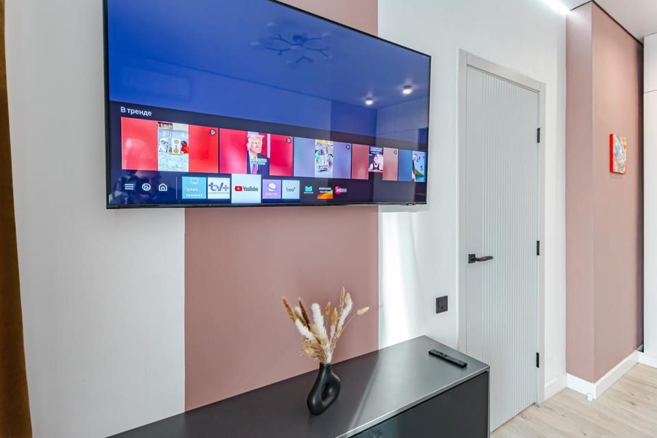 Communal lounge/ TV room, TV and multimedia