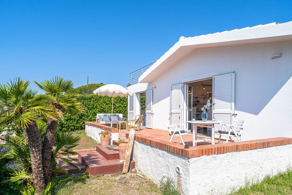 Property building, Day, Garden, Balcony/Terrace, Dining area, Garden view