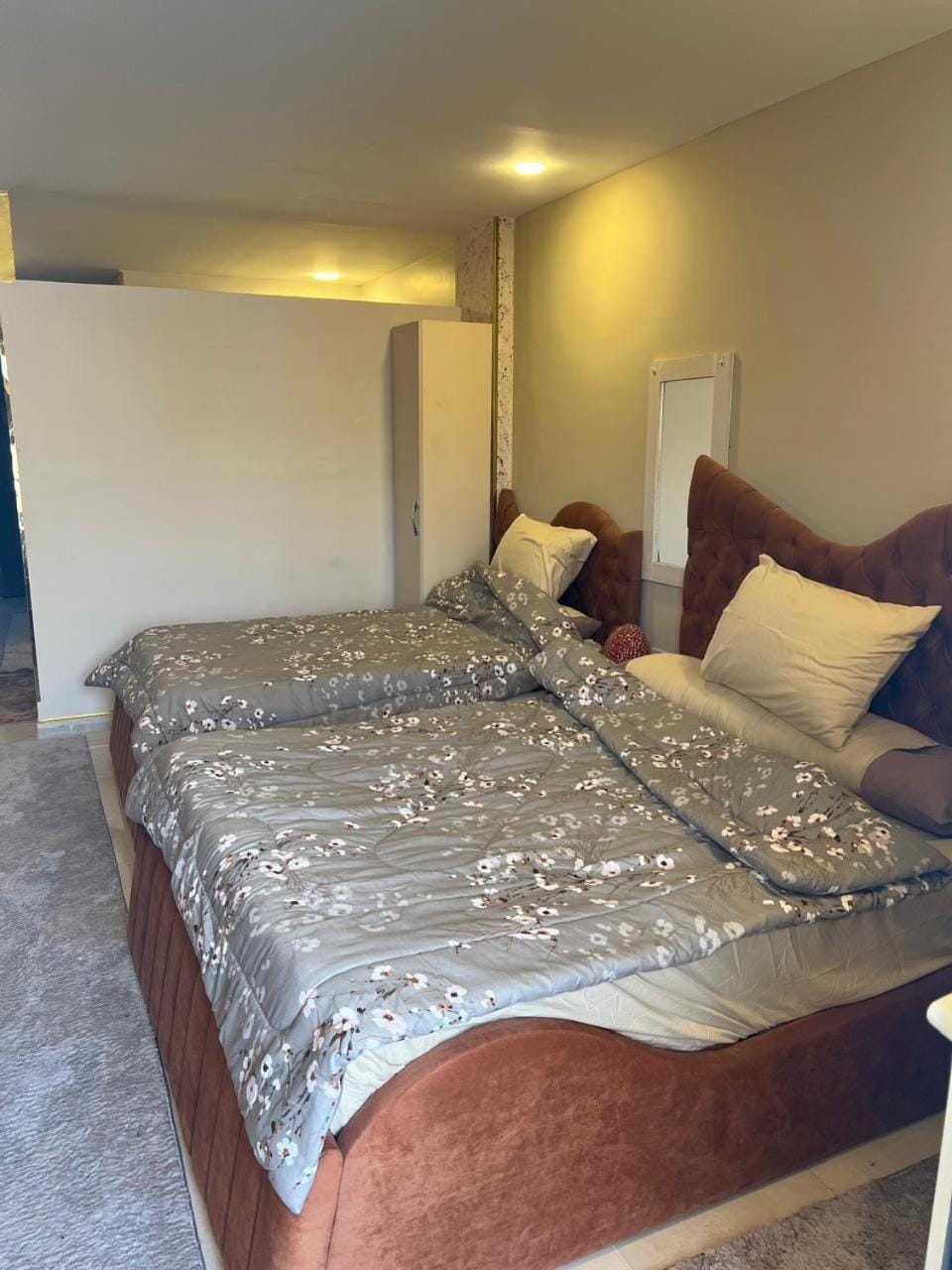 Bed, Living room