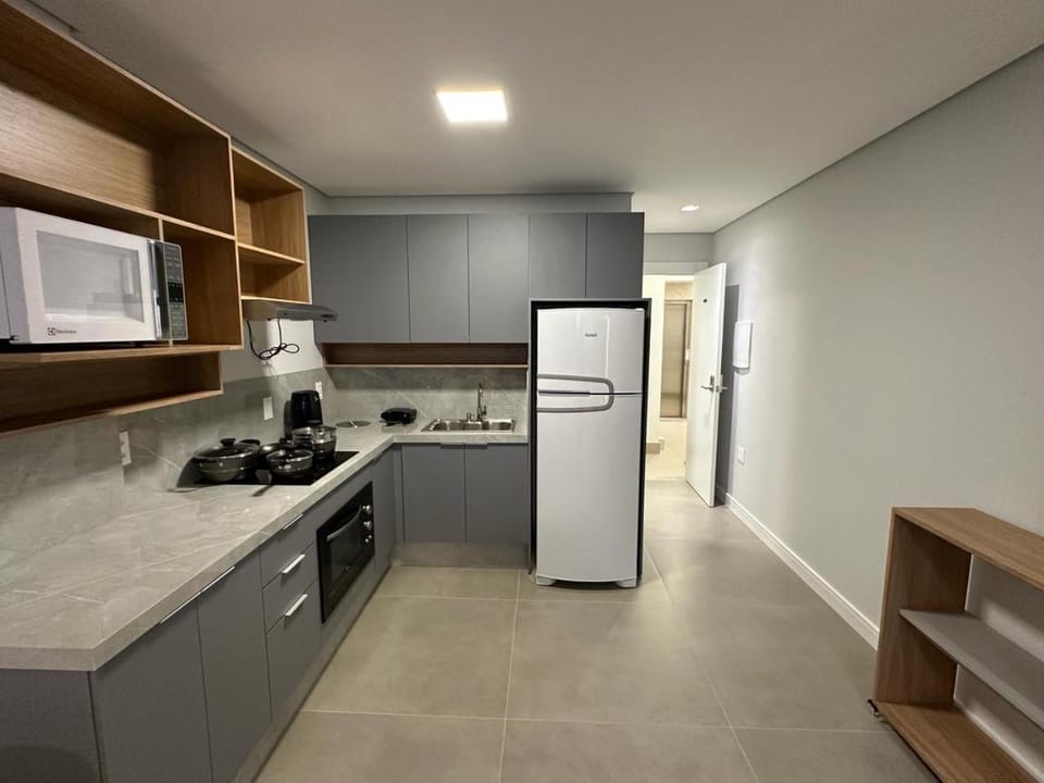 Studio completo a uma quadra da Beira Mar Norte Apartment in Florianopolis