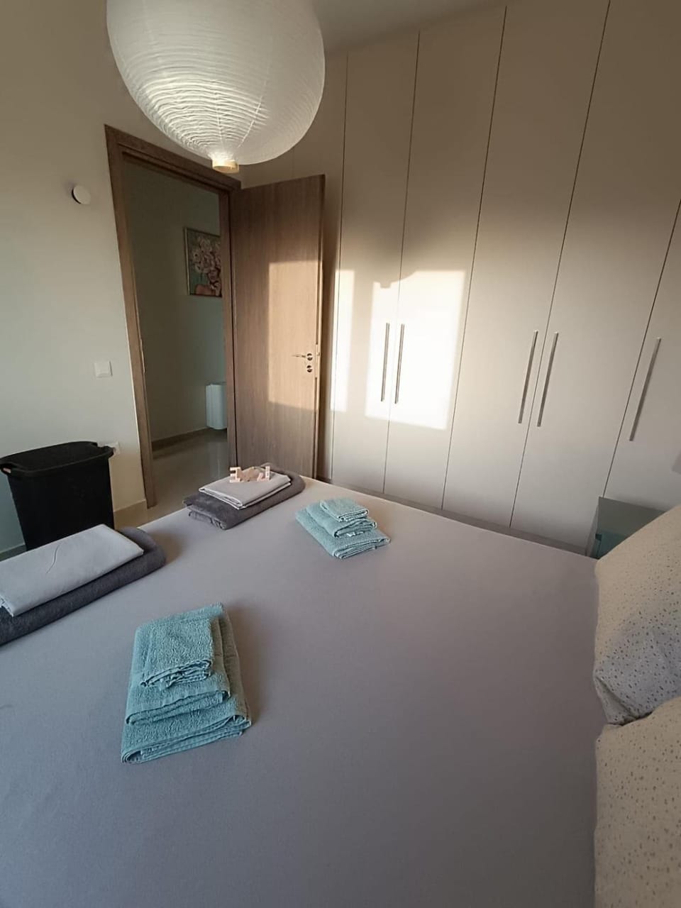 Bed, Photo of the whole room, Seating area, Bedroom, towels, wardrobe