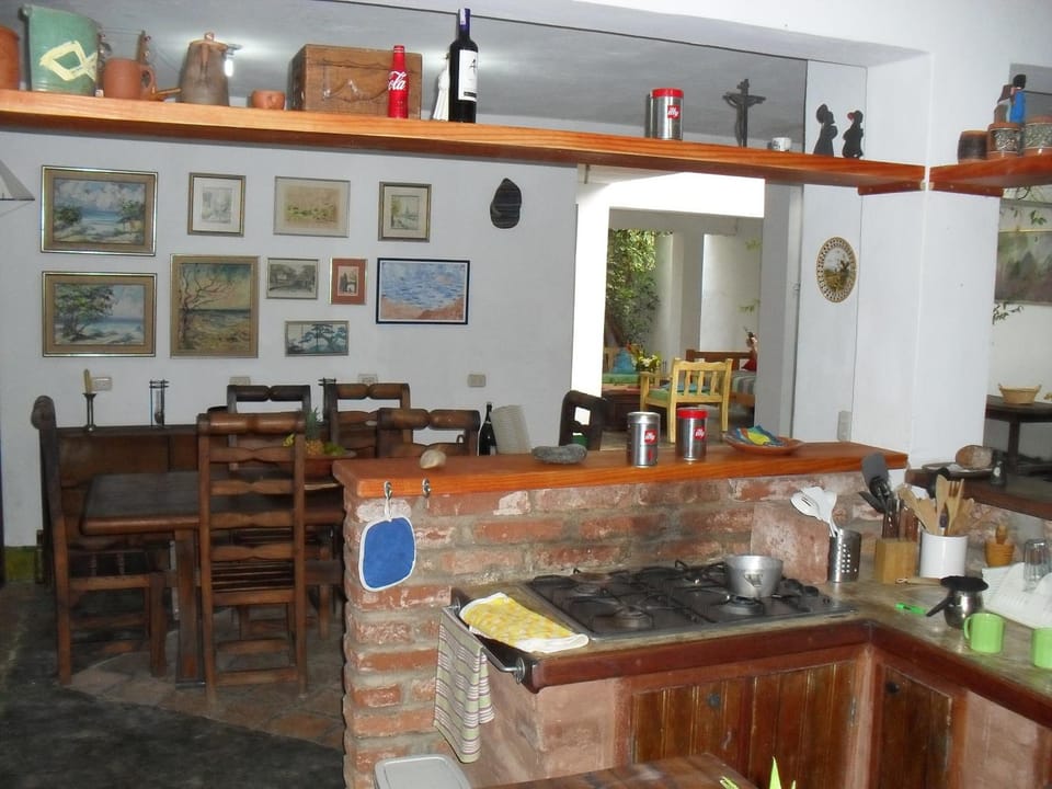 Kitchen or kitchenette, Food and drinks