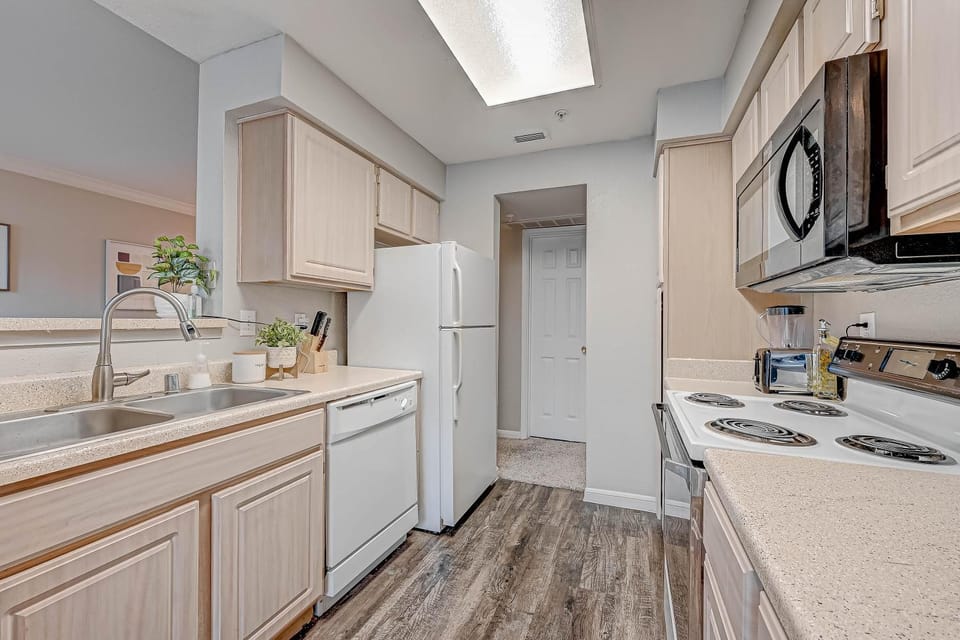 Kitchen or kitchenette