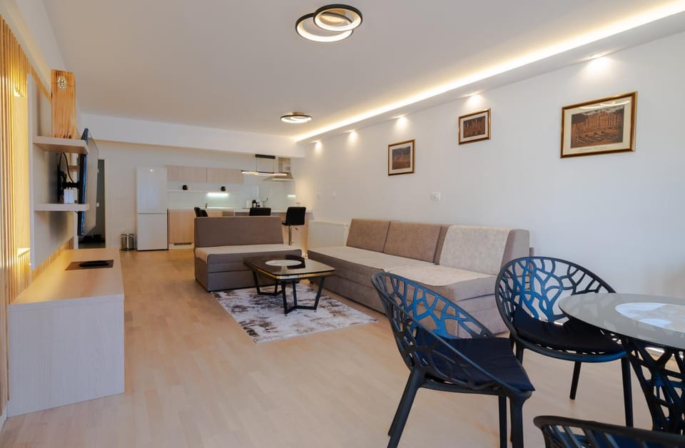 Kitchen or kitchenette, Living room, Seating area