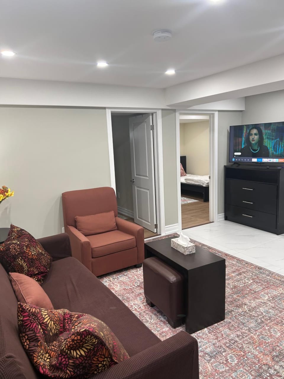 Private 2bedroom Unit, Free Parking, Free from Smoke & Pet, Self-Check IN Apartment in Ajax
