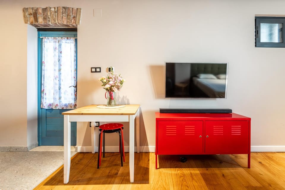 TV and multimedia, Decorative detail, Seating area