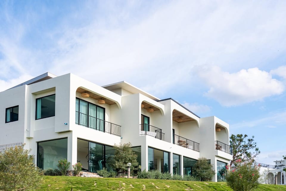 Property building, Day
