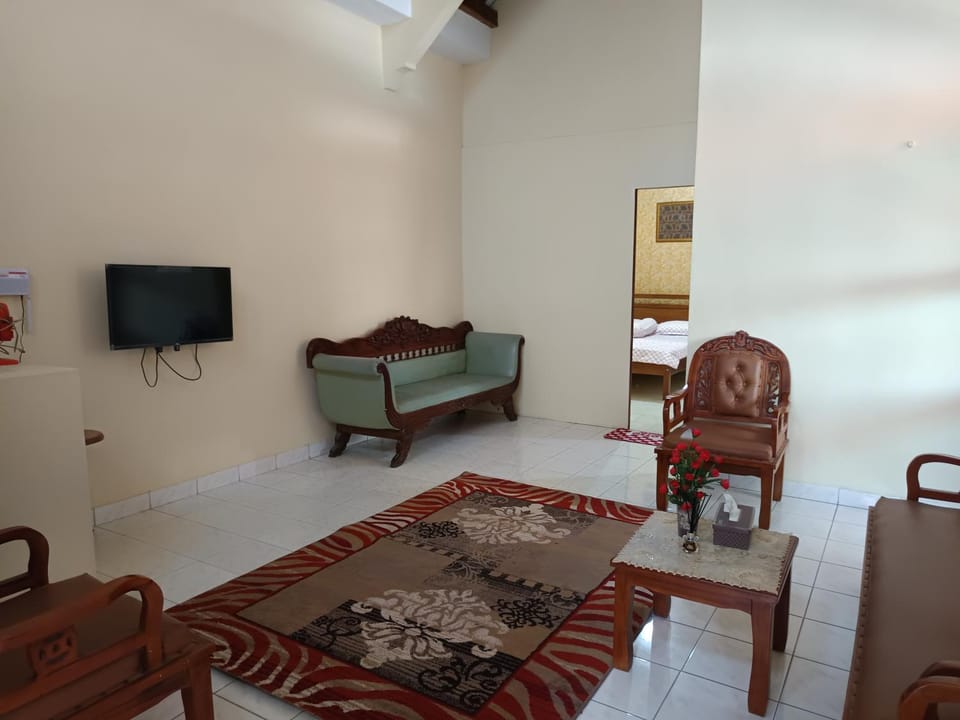 Communal lounge/ TV room, TV and multimedia, Seating area