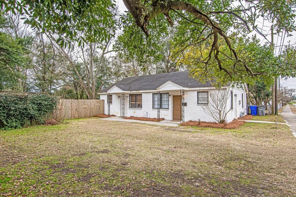 The Sabine cute 1 bedroom minutes to Park Circle Apartment in North Charleston